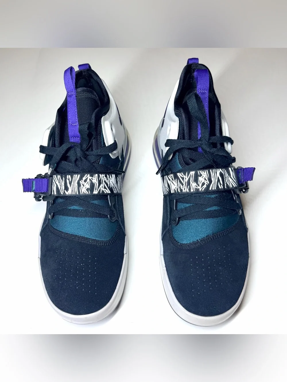 Nike Air Force 270 Men’s Carnivore High Top Sneakers Size- 10